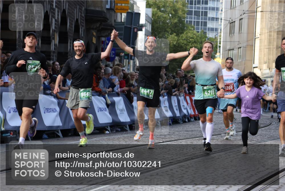 13.09.2026 - 21. swb-Marathon Bremen Strokosch-Dieckow http://msf.ph/oto/10302241 13.09.2026 13:22:14 Ziel 141, 148, 572, 1209, 2051, 3290, 3338, 3774, 3934, 4581, 4735, 5193, 6976, 7098, 8438, 8452, 8924, 8947, 9421, 9599, 10120, 1933, 2499, 3855, 4204, 4211, 8447, 8574, 9668 meine-sportfotos.de