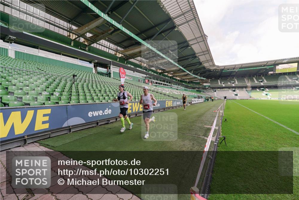 13.09.2026 - 21. swb-Marathon Bremen Michael Burmester http://msf.ph/oto/10302251 13.09.2026 12:12:22 Laufen im Stadion 317, 443, 614, 796, 1651, 692 meine-sportfotos.de