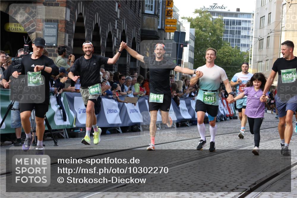 13.09.2026 - 21. swb-Marathon Bremen Strokosch-Dieckow http://msf.ph/oto/10302270 13.09.2026 13:22:15 Ziel 141, 148, 572, 1209, 2051, 3338, 3652, 3774, 3934, 4581, 4735, 5193, 6976, 7098, 8438, 8452, 8924, 8947, 9421, 9599, 10120, 1933, 2499, 3855, 4204, 4211, 4697, 8447, 8574, 9668 meine-sportfotos.de