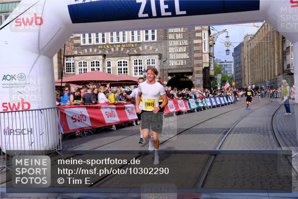 13.09.2026 - 21. swb-Marathon Bremen Tim E. http://msf.ph/oto/10302290 13.09.2026 10:44:53 Ziel 10454, 10806, 10861, 11438, 11615, 11704, 12473 meine-sportfotos.de