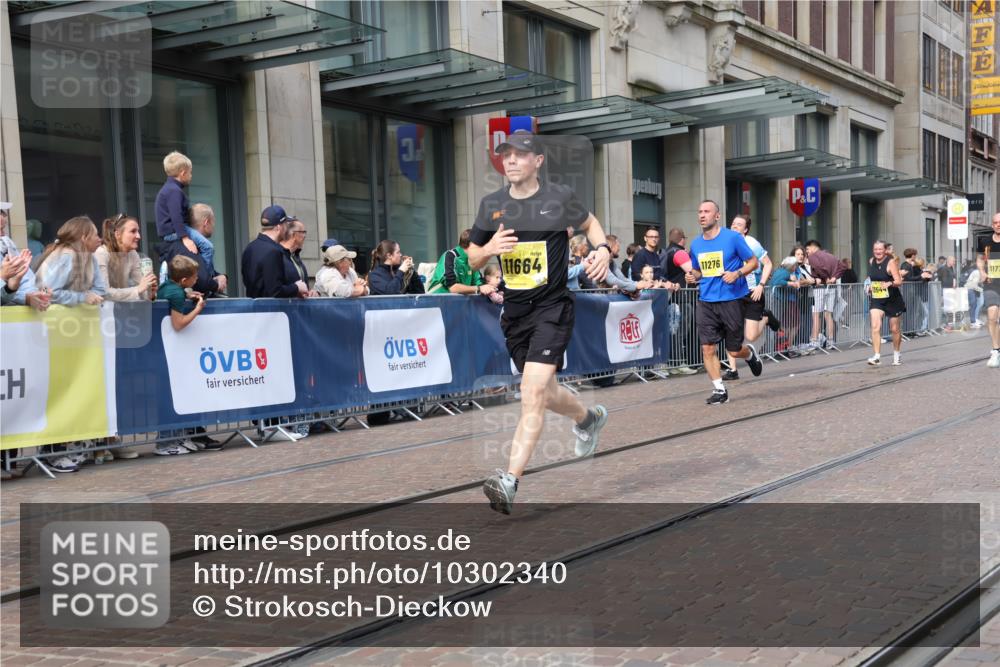 13.09.2026 - 21. swb-Marathon Bremen Strokosch-Dieckow http://msf.ph/oto/10302340 13.09.2026 10:50:30 Ziel 10200, 10267, 10537, 10764, 11076, 11087, 11170, 11220, 11753, 11774, 11961, 12004, 12052, 12070, 12179, 12309, 12351, 12407, 12488, 12560, 13544, 10170, 10233, 10525, 10840, 10923, 11111, 11128, 11178, 11276, 11497, 11499, 11622, 11664, 11680, 11742, 12045, 12078, 12269, 12447, 13562 meine-sportfotos.de