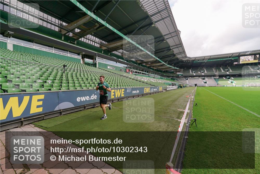 13.09.2026 - 21. swb-Marathon Bremen Michael Burmester http://msf.ph/oto/10302343 13.09.2026 12:22:22 Laufen im Stadion 129, 236, 642, 1957, 1238 meine-sportfotos.de
