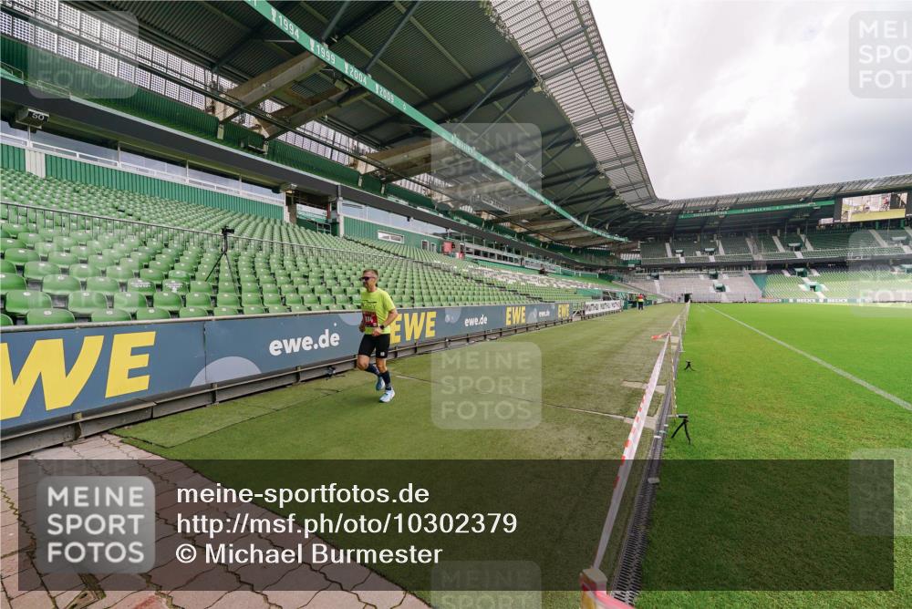 13.09.2026 - 21. swb-Marathon Bremen Michael Burmester http://msf.ph/oto/10302379 13.09.2026 12:24:57 Laufen im Stadion 149, 289, 798, 814, 968, 1313, 1483, 1490, 1544, 2044, 634, 642, 1957 meine-sportfotos.de
