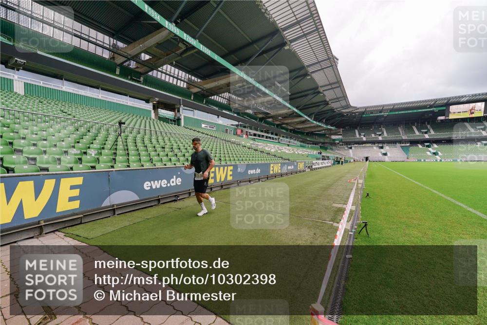 13.09.2026 - 21. swb-Marathon Bremen Michael Burmester http://msf.ph/oto/10302398 13.09.2026 12:26:00 Laufen im Stadion 206, 322, 447, 814, 841, 875, 968, 1187, 1313, 1544, 1840, 2044, 2143, 129, 236, 642 meine-sportfotos.de