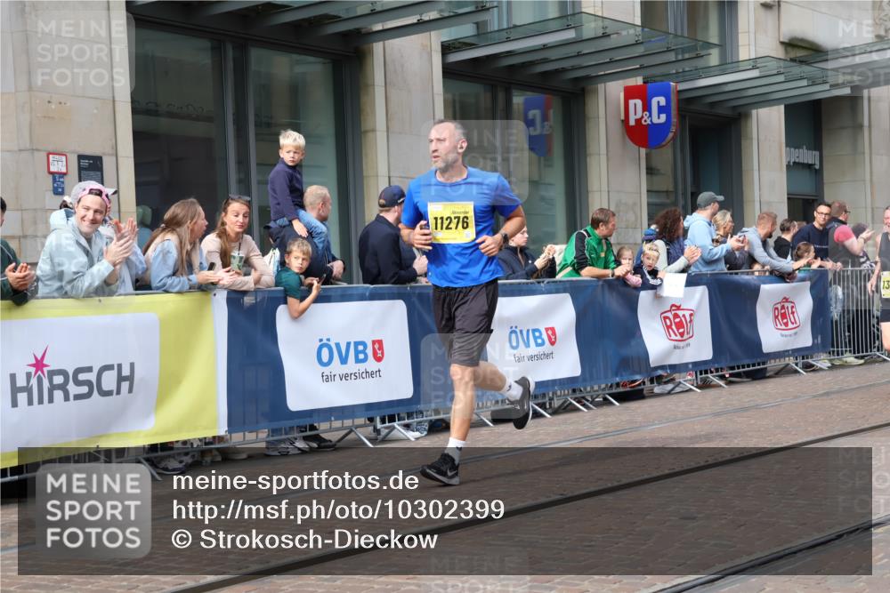 13.09.2026 - 21. swb-Marathon Bremen Strokosch-Dieckow http://msf.ph/oto/10302399 13.09.2026 10:50:32 Ziel 10200, 10267, 10537, 10764, 11076, 11087, 11170, 11220, 11625, 11626, 11753, 11774, 11961, 12004, 12052, 12070, 12179, 12303, 12309, 12351, 12407, 12488, 12560, 13544, 10170, 10233, 10525, 10840, 10923, 11111, 11178, 11220, 11276, 11497, 11499, 11622, 11664, 11680, 11742, 11774, 12045, 12078, 12269, 12447, 13562 meine-sportfotos.de