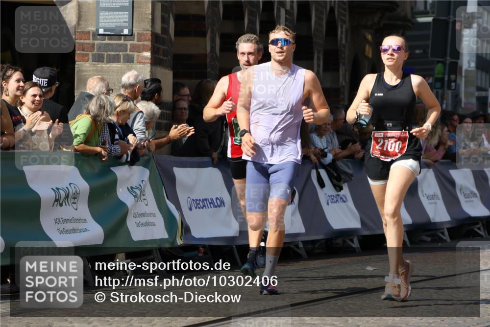 13.09.2026 - 21. swb-Marathon Bremen Strokosch-Dieckow http://msf.ph/oto/10302406 13.09.2026 12:53:14 Ziel 417, 553, 2100, 7244, 8077, 8729, 9522, 2670, 3080, 8081 meine-sportfotos.de
