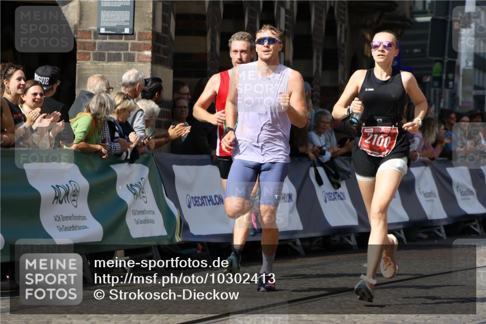 13.09.2026 - 21. swb-Marathon Bremen Strokosch-Dieckow http://msf.ph/oto/10302413 13.09.2026 12:53:14 Ziel 417, 553, 2100, 7244, 8077, 8729, 9522, 2670, 3080, 8081 meine-sportfotos.de
