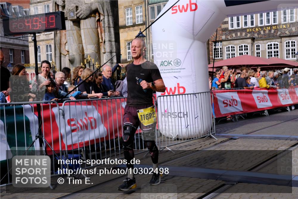 13.09.2026 - 21. swb-Marathon Bremen Tim E. http://msf.ph/oto/10302498 13.09.2026 10:45:05 Ziel 10266, 10628, 10861, 11615, 11692, 11704, 12302, 12425, 12473 meine-sportfotos.de