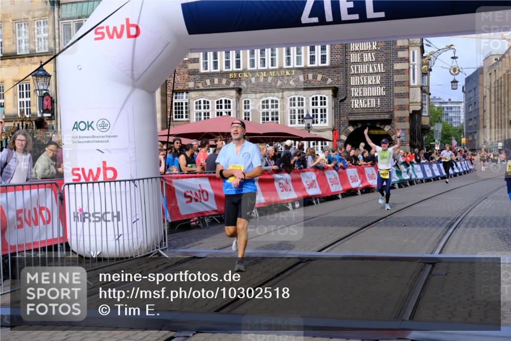 13.09.2026 - 21. swb-Marathon Bremen Tim E. http://msf.ph/oto/10302518 13.09.2026 10:45:07 Ziel 10266, 10628, 10735, 10861, 11692, 11704, 12302, 12425 meine-sportfotos.de