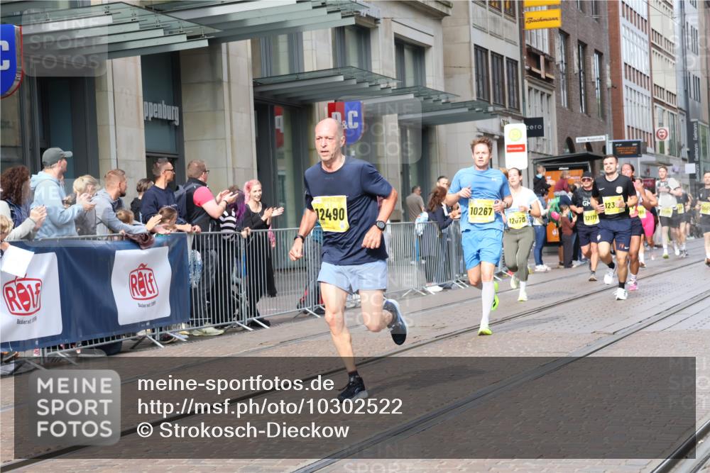 13.09.2026 - 21. swb-Marathon Bremen Strokosch-Dieckow http://msf.ph/oto/10302522 13.09.2026 10:50:37 Ziel 10200, 10267, 10537, 10764, 11076, 11087, 11170, 11339, 11625, 11626, 11753, 11961, 12004, 12070, 12179, 12303, 12351, 12407, 12488, 12560, 10170, 10233, 10525, 10840, 10923, 11178, 11220, 11276, 11497, 11499, 11622, 11664, 11680, 11742, 11774, 12045, 12052, 12078, 12269, 12309, 12447, 12488, 13544, 13562 meine-sportfotos.de