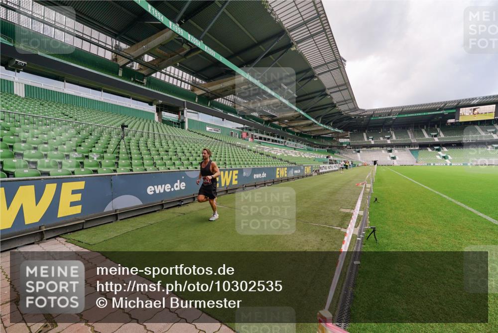 13.09.2026 - 21. swb-Marathon Bremen Michael Burmester http://msf.ph/oto/10302535 13.09.2026 12:30:04 Laufen im Stadion 314, 520, 547, 719, 858, 934, 959, 1168, 1214, 1428, 1453, 5212, 6485, 103, 206, 238, 322, 447, 841, 875, 968, 1187, 1840, 2032, 2044, 2143 meine-sportfotos.de