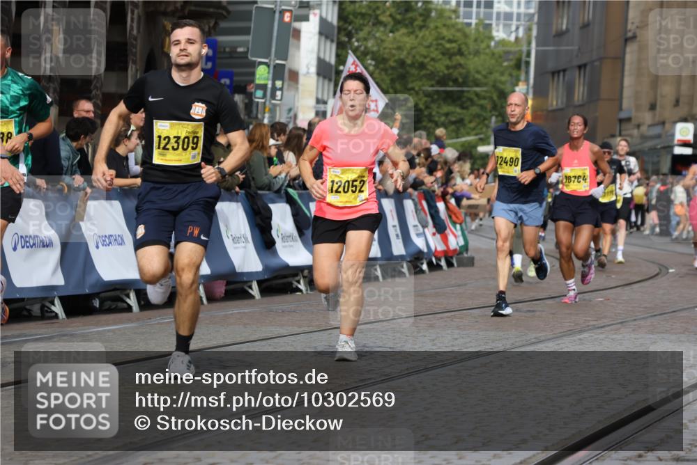 13.09.2026 - 21. swb-Marathon Bremen Strokosch-Dieckow http://msf.ph/oto/10302569 13.09.2026 10:50:48 Ziel 10170, 10233, 10525, 10840, 10923, 11220, 11276, 11497, 11499, 11622, 11664, 11680, 11742, 11774, 12045, 12078, 12309, 12447, 13562, 10200, 10537, 11087, 11170, 11339, 11625, 11626, 12004, 12179, 12303, 12351, 12407, 12560 meine-sportfotos.de