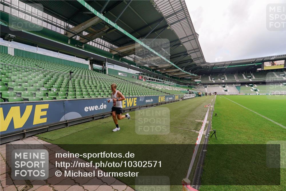 13.09.2026 - 21. swb-Marathon Bremen Michael Burmester http://msf.ph/oto/10302571 13.09.2026 12:31:45 Laufen im Stadion 417, 482, 573, 668, 943, 1020, 1126, 1168, 1357, 1507, 1639, 2100, 4474, 5212, 6485, 6507, 8044, 8285, 103, 358, 420, 553, 574, 649, 719, 959, 1161, 1253, 1256, 1352, 1391, 1428, 1525, 1724, 1783, 1917, 2032, 3662, 4264 meine-sportfotos.de