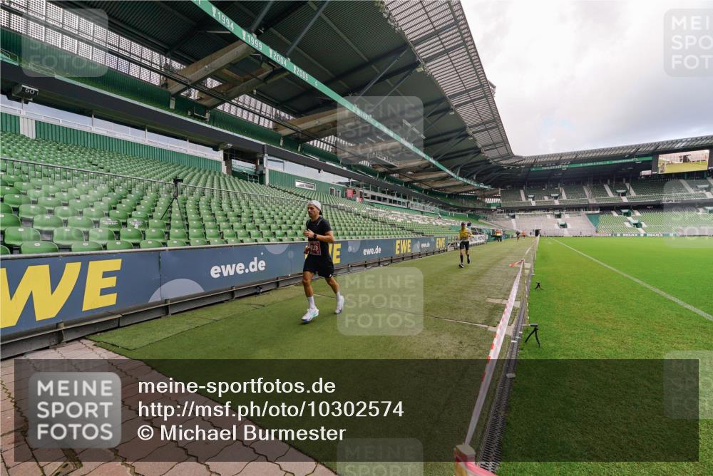 13.09.2026 - 21. swb-Marathon Bremen Michael Burmester http://msf.ph/oto/10302574 13.09.2026 12:32:00 Laufen im Stadion 417, 482, 573, 668, 943, 1020, 1126, 1357, 1507, 1606, 1629, 1639, 2100, 4474, 5212, 6485, 6507, 8044, 8285, 358, 420, 547, 553, 574, 649, 719, 858, 934, 959, 1161, 1253, 1256, 1352, 1391, 1428, 1525, 1724, 1783, 1917, 2032, 3662, 4264 meine-sportfotos.de