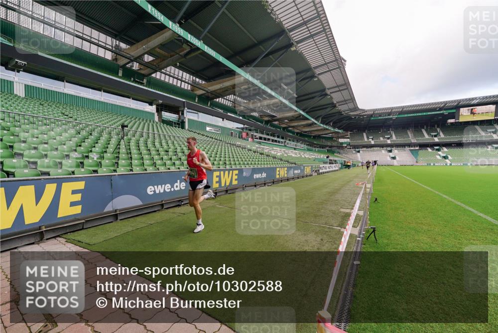 13.09.2026 - 21. swb-Marathon Bremen Michael Burmester http://msf.ph/oto/10302588 13.09.2026 12:32:25 Laufen im Stadion 417, 482, 573, 668, 943, 1020, 1126, 1507, 1606, 1629, 2100, 4474, 6507, 8044, 8285, 314, 358, 520, 547, 553, 574, 649, 719, 858, 934, 959, 1161, 1253, 1256, 1391, 1428, 1525, 1724, 1783, 1917, 3662 meine-sportfotos.de