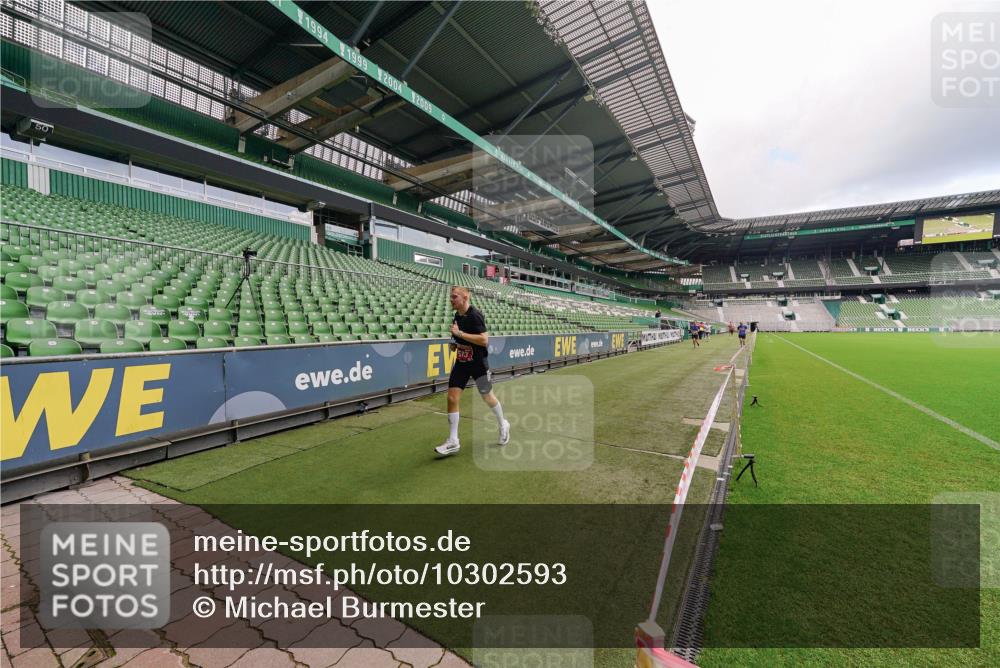 13.09.2026 - 21. swb-Marathon Bremen Michael Burmester http://msf.ph/oto/10302593 13.09.2026 12:32:32 Laufen im Stadion 417, 482, 573, 668, 943, 1020, 1126, 1507, 1606, 1629, 2100, 4474, 6507, 7741, 8044, 8285, 314, 358, 520, 547, 553, 574, 649, 719, 858, 934, 959, 1253, 1256, 1391, 1428, 1525, 1724, 1783, 3662 meine-sportfotos.de