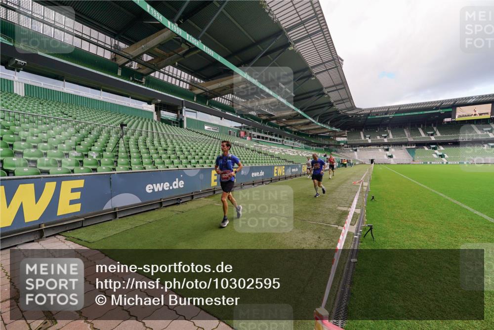 13.09.2026 - 21. swb-Marathon Bremen Michael Burmester http://msf.ph/oto/10302595 13.09.2026 12:32:40 Laufen im Stadion 417, 482, 573, 668, 943, 1020, 1126, 1507, 1606, 1629, 2100, 6507, 7741, 8044, 314, 358, 520, 547, 574, 649, 719, 858, 934, 959, 1253, 1256, 1391, 1428, 1525, 1783 meine-sportfotos.de