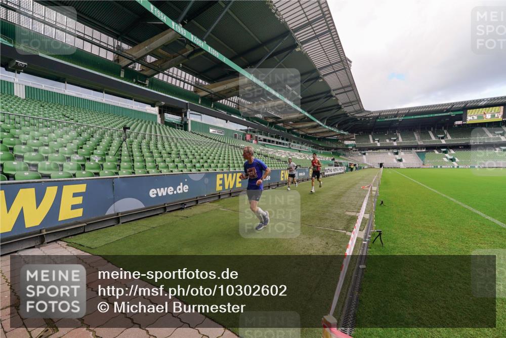 13.09.2026 - 21. swb-Marathon Bremen Michael Burmester http://msf.ph/oto/10302602 13.09.2026 12:32:41 Laufen im Stadion 417, 482, 573, 668, 943, 1020, 1126, 1507, 1606, 1629, 2100, 6507, 7741, 8044, 314, 358, 520, 547, 574, 649, 719, 858, 934, 959, 1253, 1256, 1391, 1428, 1525, 1783 meine-sportfotos.de