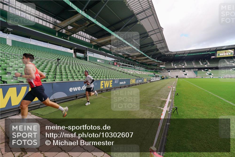 13.09.2026 - 21. swb-Marathon Bremen Michael Burmester http://msf.ph/oto/10302607 13.09.2026 12:32:44 Laufen im Stadion 417, 482, 573, 668, 943, 1020, 1126, 1507, 1606, 1629, 2100, 6507, 7741, 8044, 314, 358, 520, 547, 649, 719, 858, 934, 959, 1253, 1391, 1428, 1783 meine-sportfotos.de
