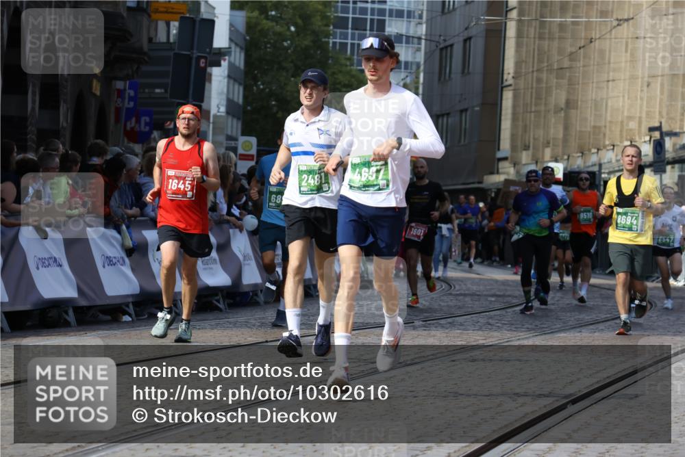 13.09.2026 - 21. swb-Marathon Bremen Strokosch-Dieckow http://msf.ph/oto/10302616 13.09.2026 13:22:28 Ziel 141, 148, 1601, 1645, 2051, 2499, 3021, 3652, 5193, 6621, 7625, 7917, 8452, 8574, 8924, 9599, 9839, 388, 2402, 2481, 2771, 2806, 4483, 4697, 6891, 7586, 8547, 8551, 8694, 9090, 9510 meine-sportfotos.de