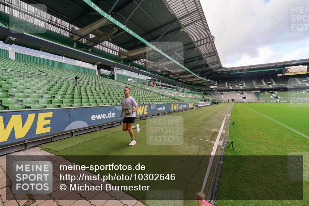 13.09.2026 - 21. swb-Marathon Bremen Michael Burmester http://msf.ph/oto/10302646 13.09.2026 12:34:45 Laufen im Stadion 250, 272, 299, 525, 919, 1089, 1212, 1875, 2072, 5428, 417, 573, 943, 1020, 1126, 1168, 1214, 1357, 1453, 1507, 1639, 2100, 4474, 5212, 6485, 6507, 8044, 8285 meine-sportfotos.de