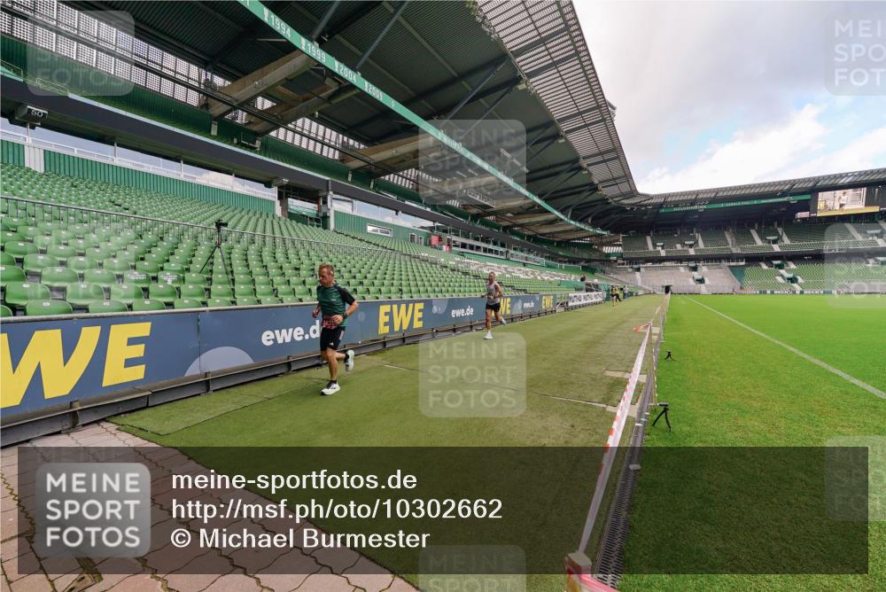 13.09.2026 - 21. swb-Marathon Bremen Michael Burmester http://msf.ph/oto/10302662 13.09.2026 12:35:42 Laufen im Stadion 250, 272, 365, 850, 1089, 1288, 1550, 1875, 1993, 4232, 7692, 8075, 13033, 417, 482, 573, 668, 943, 1020, 1126, 1507, 1606, 1629, 2100, 4474, 6507, 8044, 8285 meine-sportfotos.de