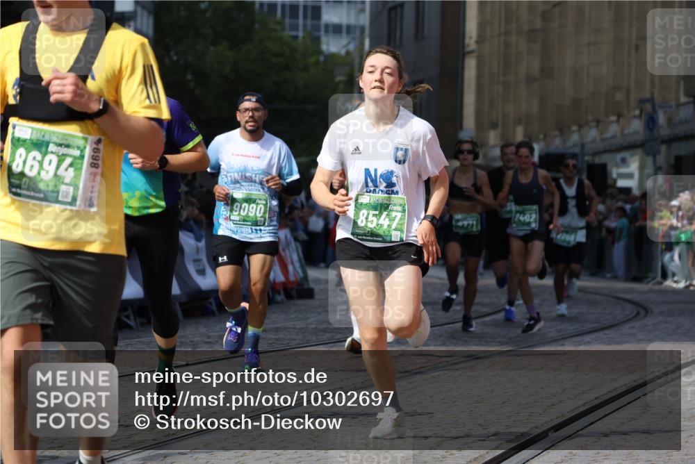 13.09.2026 - 21. swb-Marathon Bremen Strokosch-Dieckow http://msf.ph/oto/10302697 13.09.2026 13:22:34 Ziel 1601, 1645, 2499, 3021, 3652, 4204, 4211, 6621, 7625, 7917, 8447, 8574, 9668, 9839, 388, 913, 2402, 2771, 2806, 4483, 6707, 6792, 7586, 8547, 8551, 8694, 9090, 9510 meine-sportfotos.de