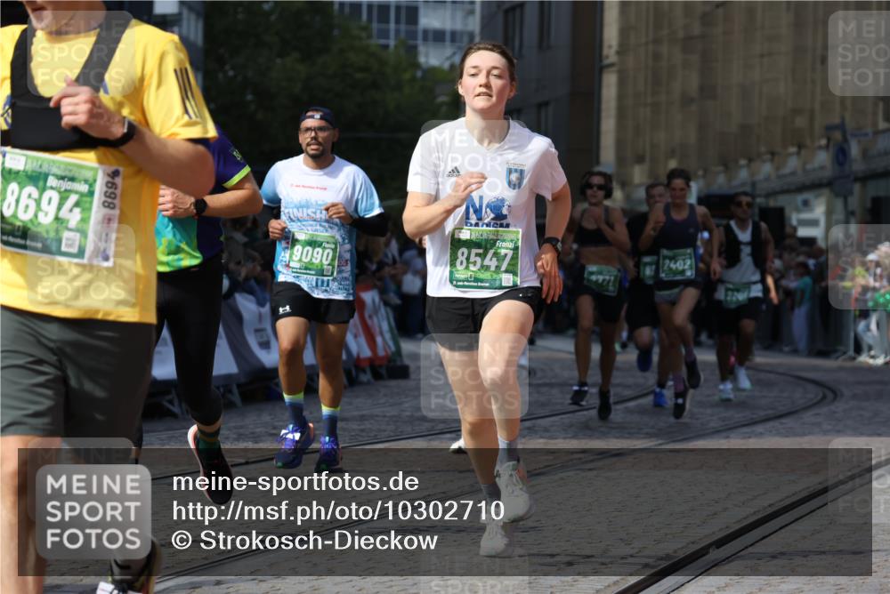 13.09.2026 - 21. swb-Marathon Bremen Strokosch-Dieckow http://msf.ph/oto/10302710 13.09.2026 13:22:34 Ziel 1601, 1645, 2499, 3021, 3652, 4204, 4211, 6621, 7625, 7917, 8447, 8574, 9668, 9839, 388, 913, 2402, 2771, 2806, 4483, 6707, 6792, 7586, 8547, 8551, 8694, 9090, 9510 meine-sportfotos.de