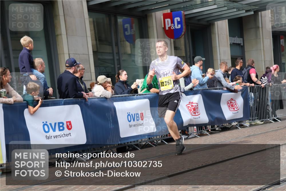 13.09.2026 - 21. swb-Marathon Bremen Strokosch-Dieckow http://msf.ph/oto/10302735 13.09.2026 10:50:49 Ziel 10200, 10471, 10515, 10537, 10808, 10887, 11087, 11339, 11503, 11537, 11625, 11626, 11801, 11973, 12004, 12051, 12133, 12303, 12351, 12407, 12552, 10267, 10537, 10764, 11076, 11170, 11220, 11276, 11664, 11742, 11753, 11774, 11961, 12052, 12070, 12179, 12309, 12488, 12560, 13544 meine-sportfotos.de