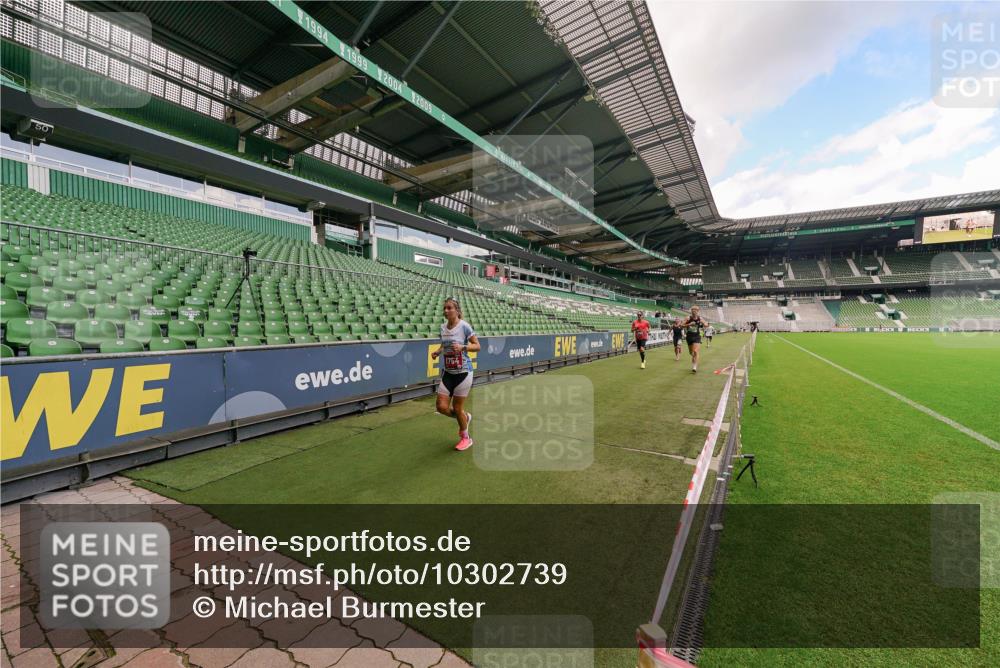 13.09.2026 - 21. swb-Marathon Bremen Michael Burmester http://msf.ph/oto/10302739 13.09.2026 12:37:27 Laufen im Stadion 346, 365, 466, 658, 850, 895, 1090, 1118, 1288, 1385, 1485, 1583, 1604, 1754, 2073, 2141, 2585, 2670, 3617, 7244, 7650, 7768, 8075, 8081, 8729, 9522, 9617, 13033, 250, 272, 299, 525, 919, 1089, 1212, 2072, 5428, 7741 meine-sportfotos.de