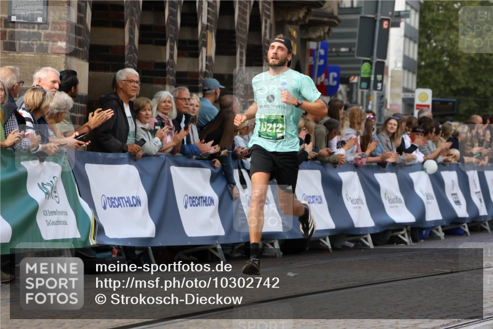 13.09.2026 - 21. swb-Marathon Bremen Strokosch-Dieckow http://msf.ph/oto/10302742 13.09.2026 12:53:46 Ziel 2352, 2670, 3080, 3606, 8081, 5160, 13212 meine-sportfotos.de