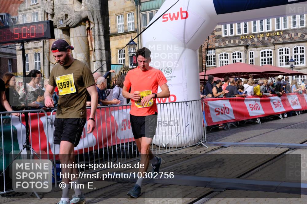 13.09.2026 - 21. swb-Marathon Bremen Tim E. http://msf.ph/oto/10302756 13.09.2026 10:45:24 Ziel 10096, 10143, 10214, 10735, 10866, 11020, 11396, 13591 meine-sportfotos.de