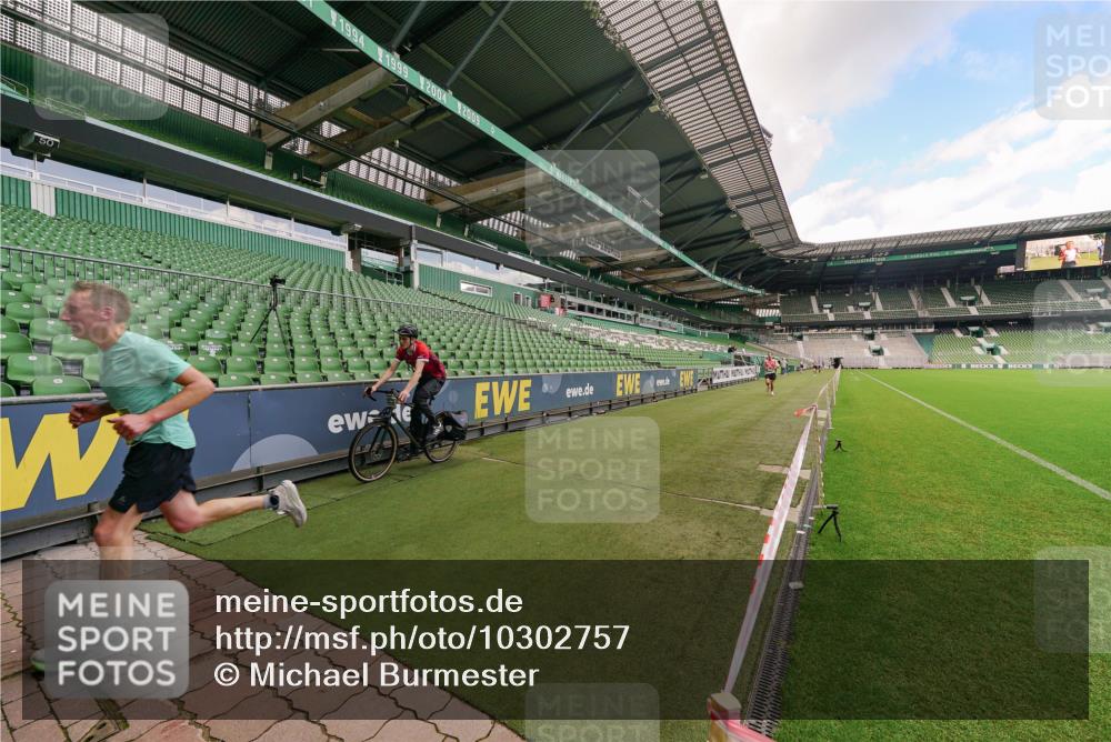13.09.2026 - 21. swb-Marathon Bremen Michael Burmester http://msf.ph/oto/10302757 13.09.2026 12:37:41 Laufen im Stadion 346, 365, 466, 658, 895, 1090, 1118, 1288, 1385, 1485, 1583, 1604, 1754, 2073, 2141, 2352, 2585, 2670, 3080, 3606, 3617, 6112, 7244, 7650, 7768, 8077, 8081, 8729, 9399, 9522, 9617, 250, 272, 299, 525, 919, 1089, 1212, 2072, 5428, 7741 meine-sportfotos.de