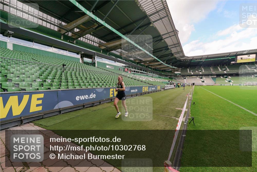 13.09.2026 - 21. swb-Marathon Bremen Michael Burmester http://msf.ph/oto/10302768 13.09.2026 12:37:53 Laufen im Stadion 277, 346, 466, 658, 895, 1090, 1118, 1320, 1323, 1385, 1485, 1583, 1604, 1754, 1911, 2073, 2141, 2352, 2585, 2670, 3080, 3606, 3617, 6112, 7244, 7650, 7768, 8077, 8081, 8729, 9399, 9522, 9617, 250, 272, 299, 525, 919, 1089, 1212, 2072, 5428, 7741 meine-sportfotos.de