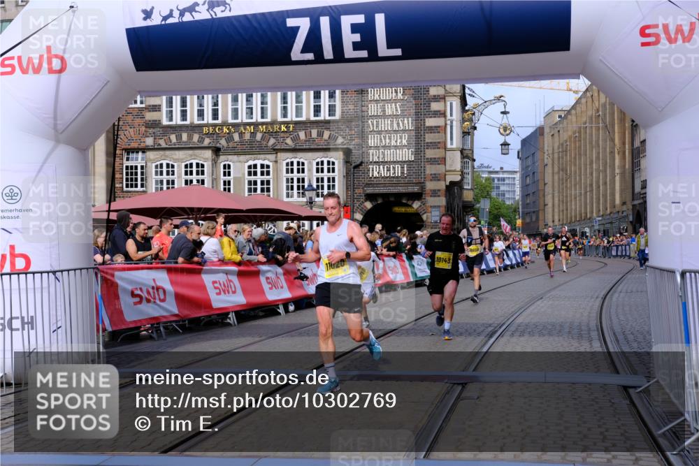 13.09.2026 - 21. swb-Marathon Bremen Tim E. http://msf.ph/oto/10302769 13.09.2026 10:45:28 Ziel 10096, 10143, 10214, 10398, 10866, 11020, 11396, 11695, 12054, 13591 meine-sportfotos.de