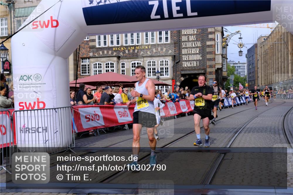 13.09.2026 - 21. swb-Marathon Bremen Tim E. http://msf.ph/oto/10302790 13.09.2026 10:45:28 Ziel 10096, 10143, 10214, 10398, 10866, 11020, 11396, 11695, 12054, 13591 meine-sportfotos.de