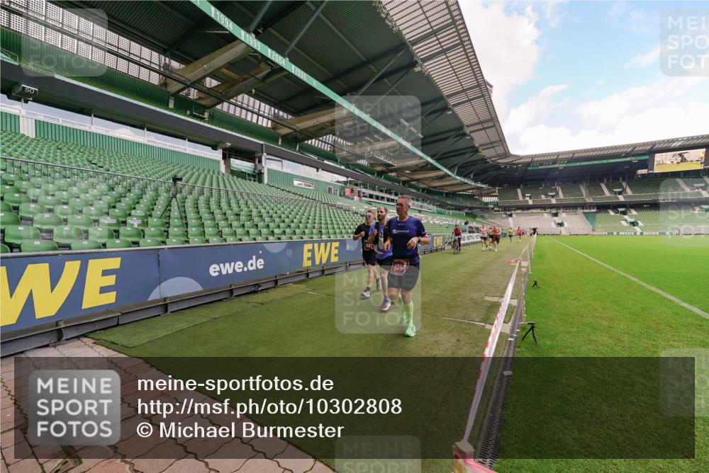 13.09.2026 - 21. swb-Marathon Bremen Michael Burmester http://msf.ph/oto/10302808 13.09.2026 12:38:56 Laufen im Stadion 277, 346, 807, 895, 901, 1090, 1118, 1248, 1320, 1323, 1472, 1576, 1587, 1604, 1717, 1751, 1758, 1795, 1800, 1852, 1911, 2049, 2099, 2141, 2352, 2585, 2670, 3080, 3606, 3744, 5160, 5163, 5912, 6112, 7650, 8077, 8081, 8467, 9399, 9522, 9617, 9630, 250, 272, 365, 850, 1089, 1550, 1875, 1993, 4232, 7692, 8075, 13033 meine-sportfotos.de