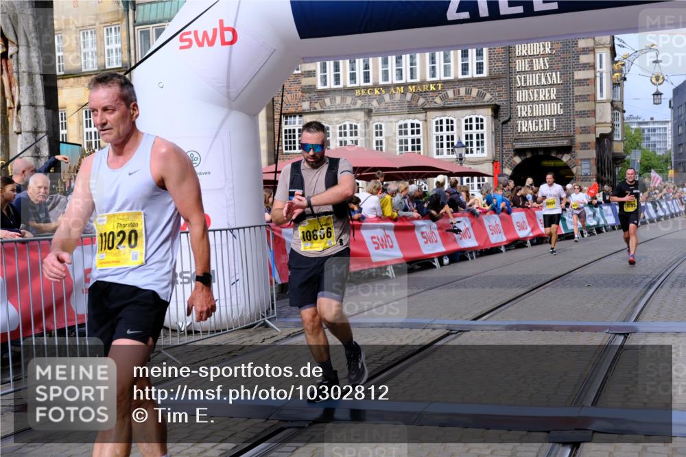 13.09.2026 - 21. swb-Marathon Bremen Tim E. http://msf.ph/oto/10302812 13.09.2026 10:45:31 Ziel 10096, 10143, 10214, 10398, 10866, 11020, 11396, 11695, 12054, 12475, 13591 meine-sportfotos.de