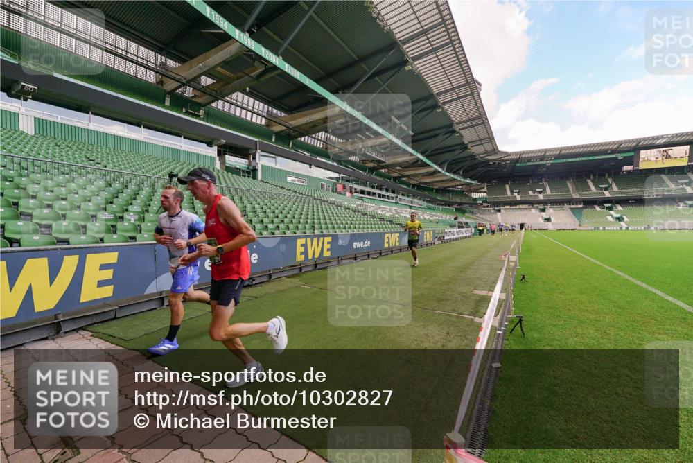 13.09.2026 - 21. swb-Marathon Bremen Michael Burmester http://msf.ph/oto/10302827 13.09.2026 12:39:06 Laufen im Stadion 277, 346, 807, 895, 901, 1118, 1248, 1320, 1323, 1472, 1508, 1576, 1587, 1604, 1717, 1751, 1758, 1795, 1800, 1852, 1911, 2049, 2099, 2141, 2352, 2670, 3080, 3606, 3744, 5160, 5163, 5912, 6112, 6630, 7650, 8077, 8081, 8467, 9399, 9522, 9617, 9630, 10034, 13080, 250, 272, 365, 850, 1089, 1288, 1550, 1875, 1993, 4232, 7692, 8075, 13033 meine-sportfotos.de