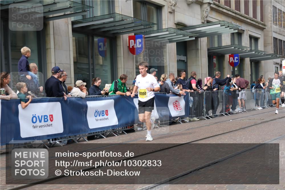 13.09.2026 - 21. swb-Marathon Bremen Strokosch-Dieckow http://msf.ph/oto/10302833 13.09.2026 10:50:56 Ziel 10381, 10471, 10515, 10808, 10825, 10862, 10887, 10984, 11339, 11503, 11537, 11625, 11626, 11801, 11973, 12051, 12133, 12303, 12548, 12552, 10200, 10267, 10537, 10764, 11076, 11087, 11170, 11220, 11625, 11626, 11753, 11774, 11961, 12004, 12052, 12070, 12179, 12303, 12309, 12351, 12407, 12488, 12560, 13544 meine-sportfotos.de