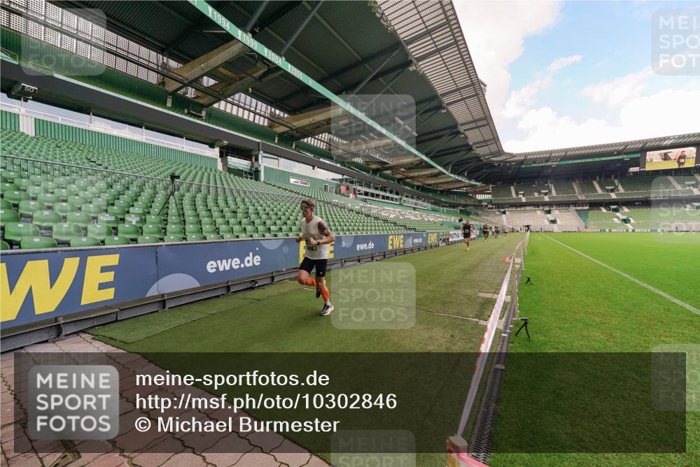 13.09.2026 - 21. swb-Marathon Bremen Michael Burmester http://msf.ph/oto/10302846 13.09.2026 12:39:45 Laufen im Stadion 277, 453, 807, 862, 901, 1248, 1320, 1323, 1379, 1472, 1508, 1540, 1576, 1587, 1717, 1751, 1758, 1795, 1800, 1852, 1901, 1911, 1950, 2049, 2099, 2352, 3080, 3606, 3744, 4381, 5160, 5163, 5912, 6112, 6201, 6630, 7118, 7671, 8467, 9630, 10034, 13080, 13224, 365, 850, 1288, 1485, 1550, 1583, 1875, 1993, 2073, 3617, 4232, 7244, 7692, 7768, 8075, 8729, 13033 meine-sportfotos.de
