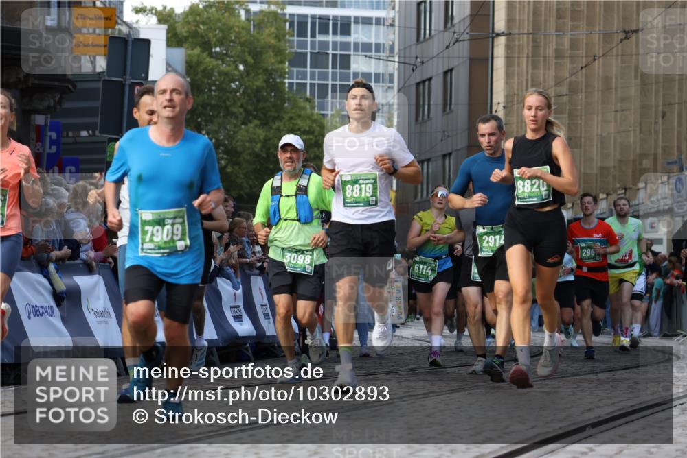 13.09.2026 - 21. swb-Marathon Bremen Strokosch-Dieckow http://msf.ph/oto/10302893 13.09.2026 13:22:57 Ziel 388, 913, 1933, 2402, 2481, 2771, 2806, 3855, 4483, 4697, 6707, 6891, 7586, 8547, 8551, 8694, 9090, 9510, 1809, 1900, 1935, 2367, 2827, 2914, 2961, 3098, 3233, 3374, 3729, 3920, 5114, 7909, 8231, 8304, 8671, 8672, 8732, 8787, 8819, 8820, 9921 meine-sportfotos.de