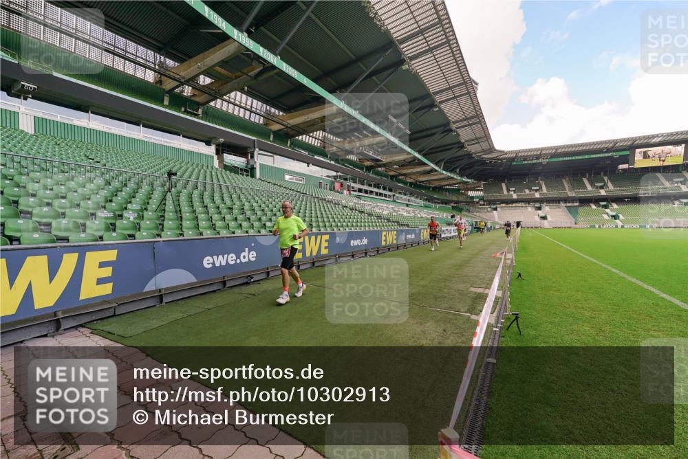 13.09.2026 - 21. swb-Marathon Bremen Michael Burmester http://msf.ph/oto/10302913 13.09.2026 12:40:50 Laufen im Stadion 126, 371, 453, 603, 640, 650, 671, 735, 744, 807, 862, 912, 957, 1136, 1336, 1379, 1381, 1411, 1508, 1540, 1571, 1614, 1797, 1852, 1860, 1901, 1930, 1950, 2099, 2986, 3744, 4381, 4399, 4795, 4936, 6198, 6201, 6630, 7118, 7671, 8065, 9065, 9329, 9630, 10034, 13080, 13224, 346, 365, 466, 658, 895, 1090, 1118, 1288, 1385, 1485, 1583, 1604, 1754, 2073, 2141, 2585, 2670, 3617, 7244, 7650, 7768, 8729 meine-sportfotos.de
