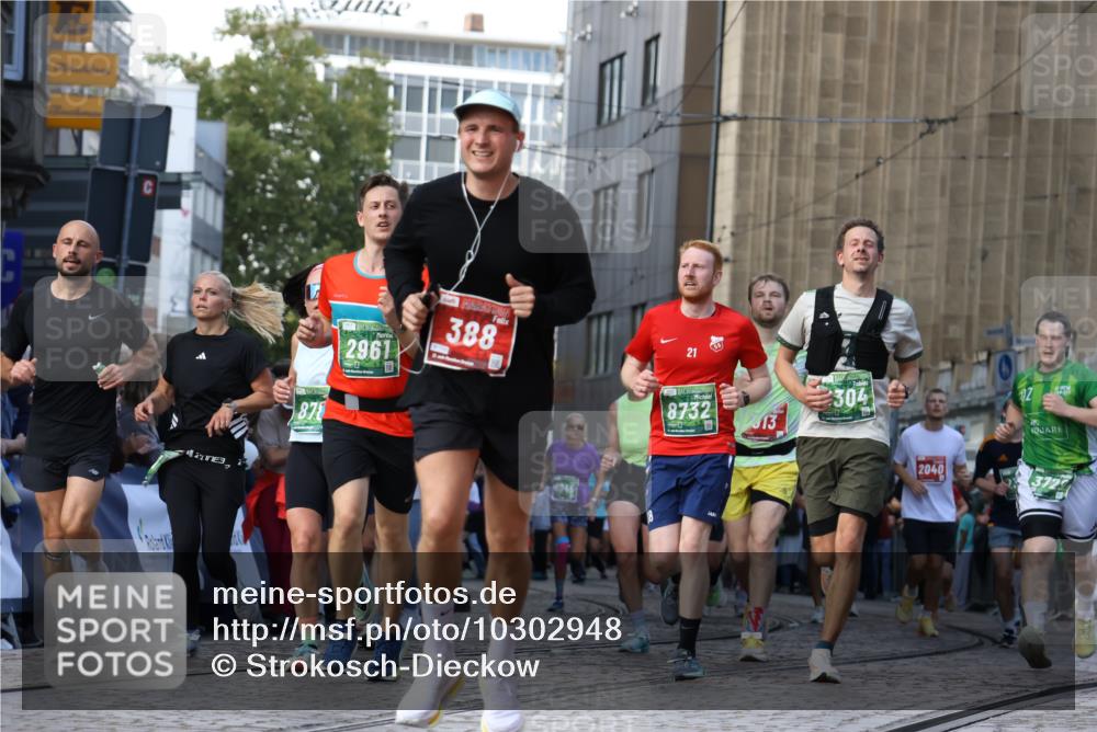 13.09.2026 - 21. swb-Marathon Bremen Strokosch-Dieckow http://msf.ph/oto/10302948 13.09.2026 13:23:03 Ziel 388, 913, 2040, 2402, 2481, 2771, 2806, 3145, 4483, 6707, 6737, 6792, 6891, 7586, 8547, 8551, 8694, 9090, 9510, 1809, 1900, 2306, 2367, 2427, 2827, 2899, 2961, 3374, 3729, 3920, 5114, 8045, 8231, 8304, 8732, 8787, 9827, 10127 meine-sportfotos.de