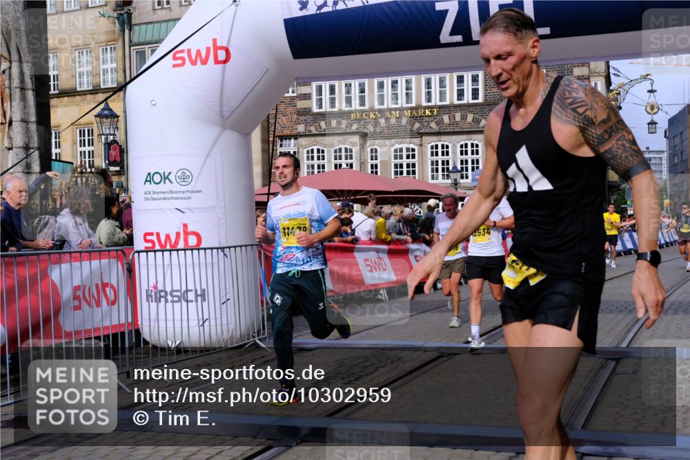 13.09.2026 - 21. swb-Marathon Bremen Tim E. http://msf.ph/oto/10302959 13.09.2026 10:45:42 Ziel 10318, 10352, 10398, 10536, 10866, 11088, 11209, 11232, 11478, 11695, 11749, 11835, 12054, 12290, 12355, 12475, 12534 meine-sportfotos.de
