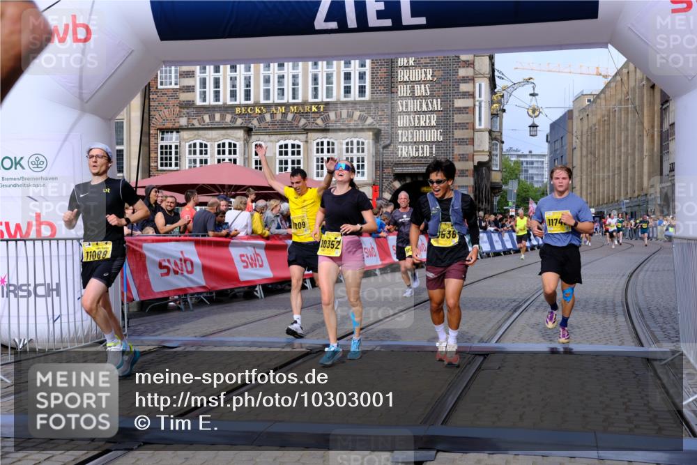 13.09.2026 - 21. swb-Marathon Bremen Tim E. http://msf.ph/oto/10303001 13.09.2026 10:45:46 Ziel 10318, 10352, 10398, 10536, 10583, 11088, 11209, 11232, 11478, 11749, 11835, 12054, 12290, 12355, 12475, 12534, 13628 meine-sportfotos.de
