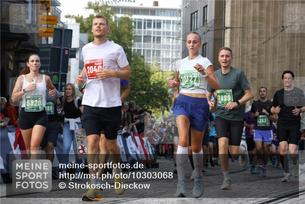 13.09.2026 - 21. swb-Marathon Bremen Strokosch-Dieckow http://msf.ph/oto/10303068 13.09.2026 13:23:14 Ziel 913, 1935, 1963, 2040, 2806, 2914, 3098, 3145, 3233, 3560, 6707, 6737, 6792, 7909, 8377, 8551, 8646, 8671, 8672, 8819, 8820, 9921, 2371, 2427, 2899, 3173, 3531, 3861, 5820, 5821, 6923, 8045, 8863, 9088, 9196, 9436, 10127 meine-sportfotos.de