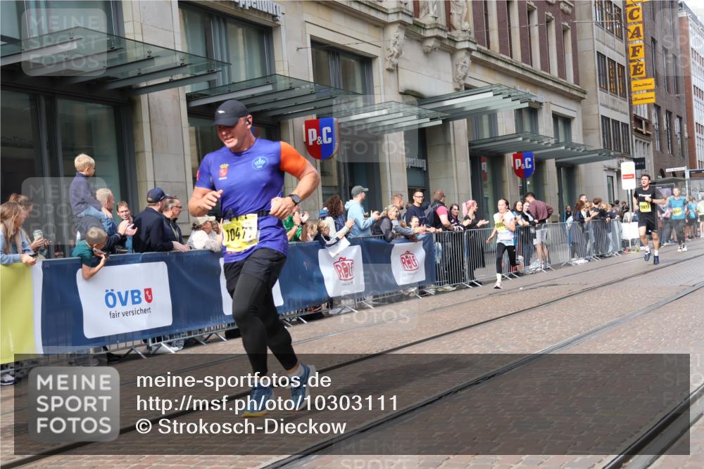 13.09.2026 - 21. swb-Marathon Bremen Strokosch-Dieckow http://msf.ph/oto/10303111 13.09.2026 10:51:09 Ziel 10334, 10381, 10544, 10763, 10825, 10862, 10887, 10984, 11145, 11503, 11787, 11973, 12051, 12133, 12424, 12548, 13631, 10200, 10471, 10515, 10537, 10808, 11076, 11087, 11170, 11339, 11537, 11625, 11626, 11801, 12004, 12133, 12179, 12303, 12351, 12407, 12552, 12560 meine-sportfotos.de