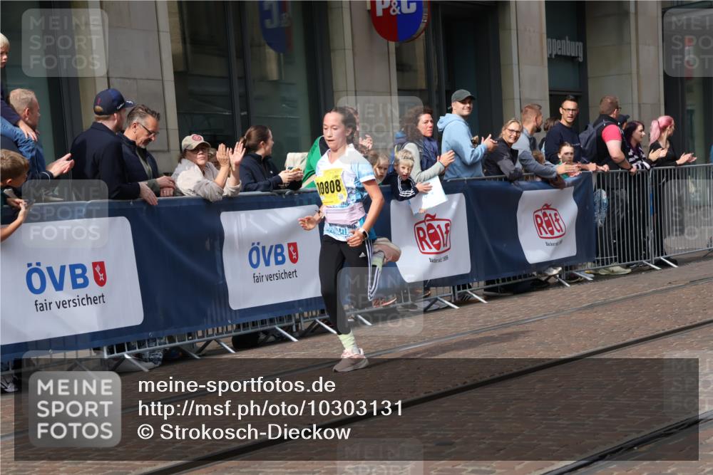 13.09.2026 - 21. swb-Marathon Bremen Strokosch-Dieckow http://msf.ph/oto/10303131 13.09.2026 10:51:10 Ziel 10334, 10381, 10544, 10763, 10825, 10862, 10887, 10984, 11145, 11503, 11787, 11973, 12051, 12329, 12424, 12548, 13631, 10200, 10471, 10515, 10537, 10808, 11087, 11170, 11339, 11503, 11537, 11625, 11626, 11801, 11973, 12004, 12133, 12179, 12303, 12351, 12407, 12552, 12560 meine-sportfotos.de