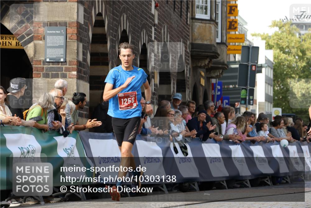 13.09.2026 - 21. swb-Marathon Bremen Strokosch-Dieckow http://msf.ph/oto/10303138 13.09.2026 12:54:34 Ziel 1256, 1629, 6112, 9399, 9617 meine-sportfotos.de